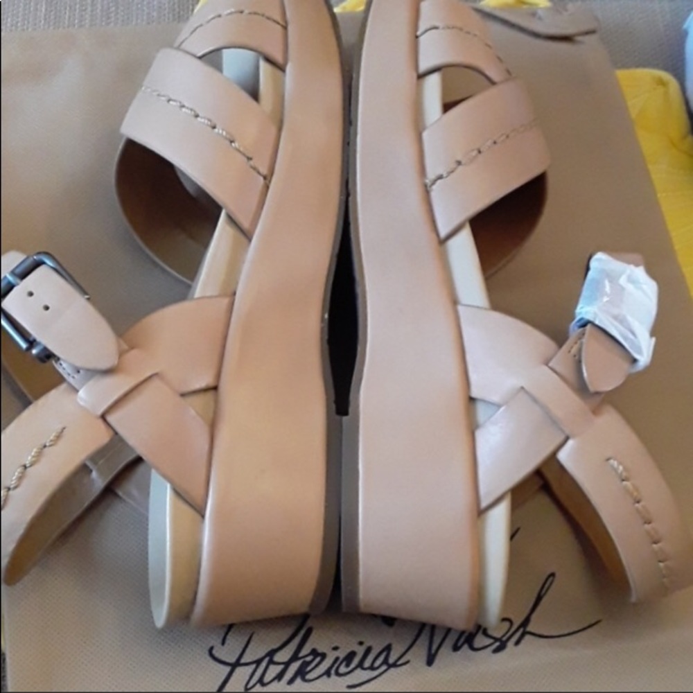 Leather platform sandals